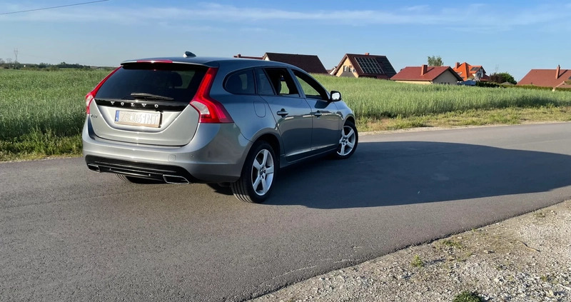 Volvo V60 cena 61999 przebieg: 190542, rok produkcji 2017 z Szczecin małe 172